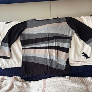 Dana Buchman Black and Gray Knit Top